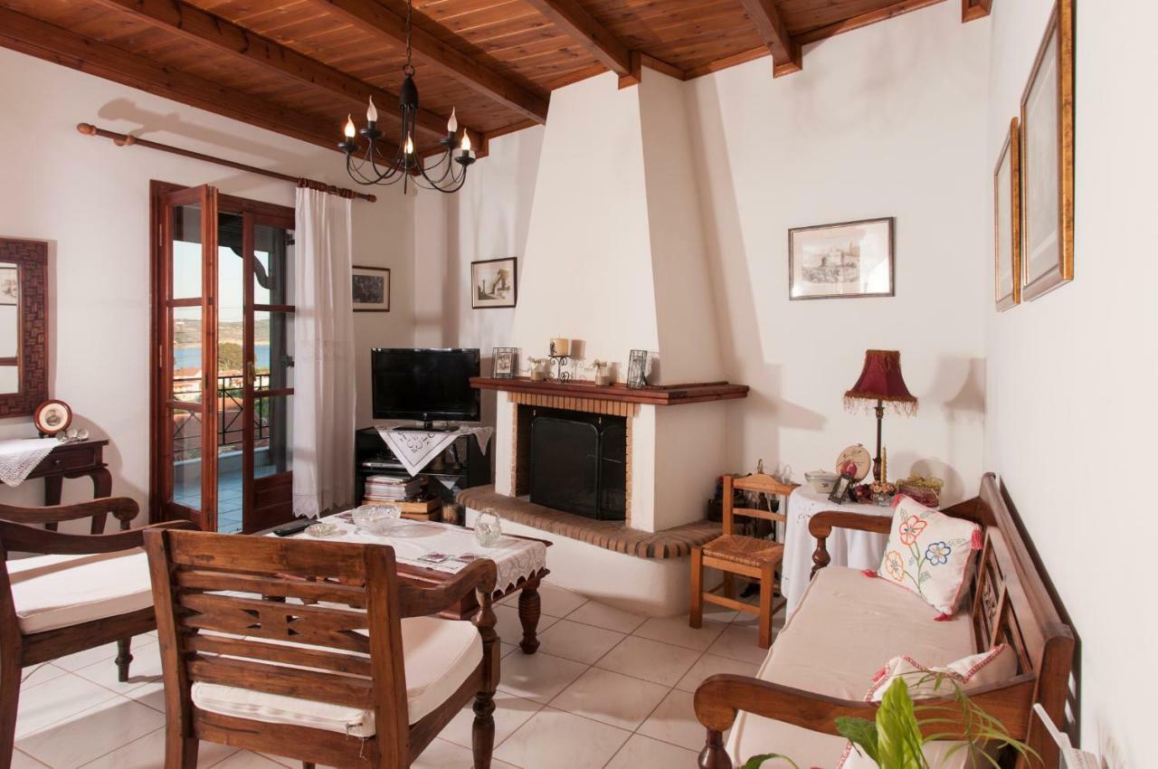 Appartamento The House Of "Angelina", Magnificent View Of The Sea Methoni  Esterno foto