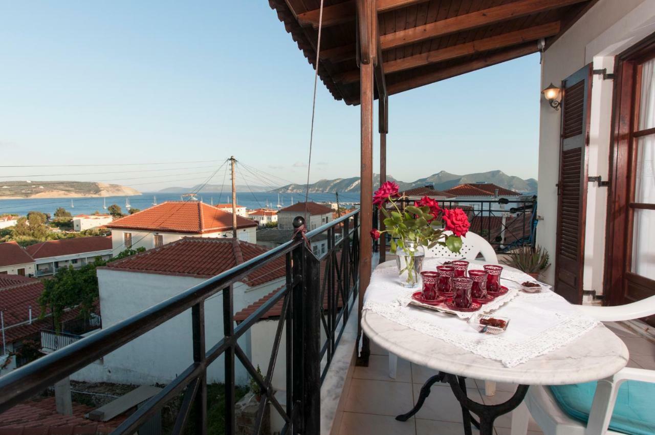 Appartamento The House Of "Angelina", Magnificent View Of The Sea Methoni  Esterno foto