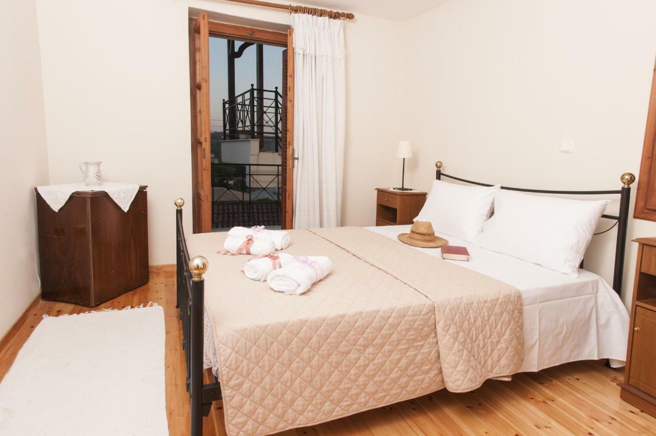 Appartamento The House Of "Angelina", Magnificent View Of The Sea Methoni  Esterno foto