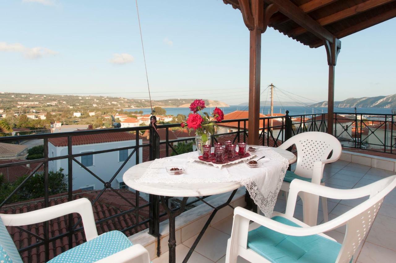 Appartamento The House Of "Angelina", Magnificent View Of The Sea Methoni  Esterno foto