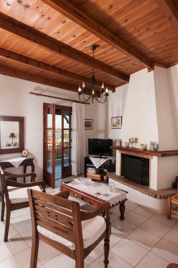 Appartamento The House Of "Angelina", Magnificent View Of The Sea Methoni  Esterno foto